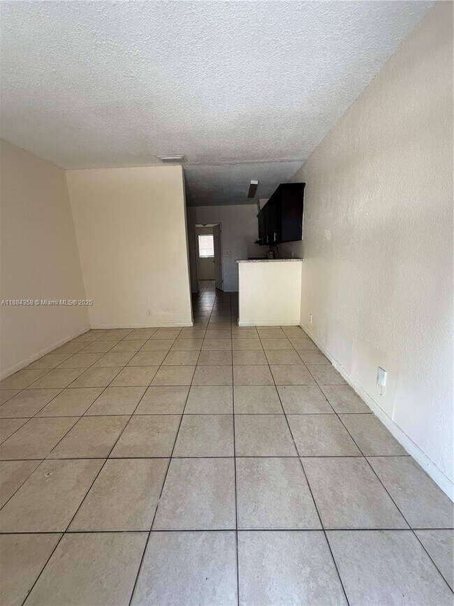 Building Photo - 2203 Taft St