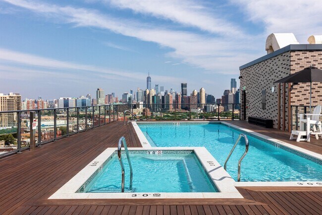 Building Photo - 32 Oakland Ave