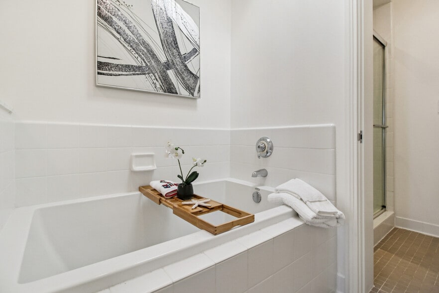 Building Photo - 356 Santana Row