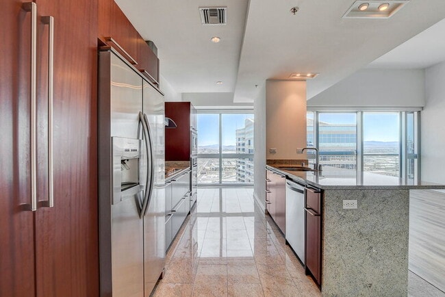 Building Photo - 4471 Dean Martin Dr