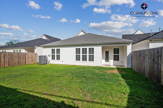 Building Photo - 4 Bedroom in a Gated Community