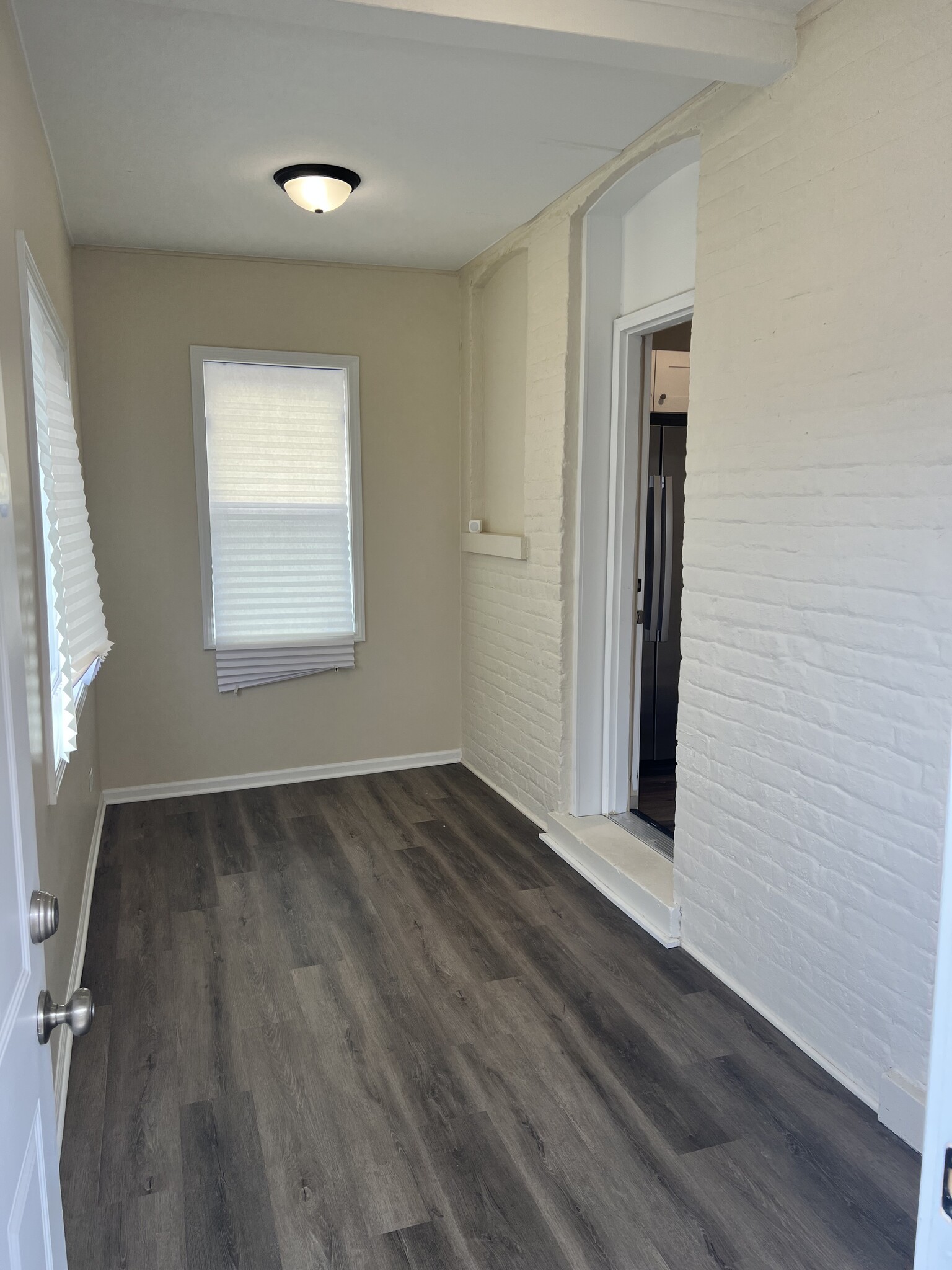 Building Photo - 7045 S Oakley Ave