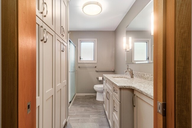 Building Photo - 5822 Falmouth Ct