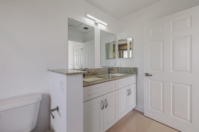 Building Photo - 456 NW 41st St