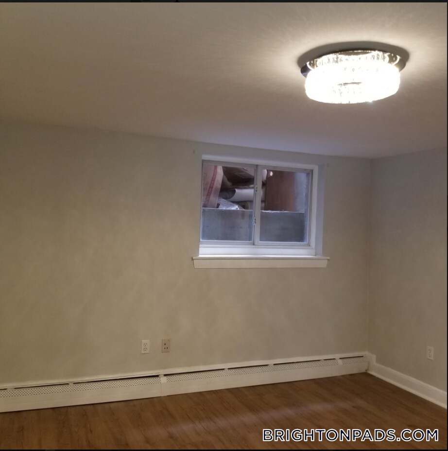 Building Photo - 63 Selkirk Rd