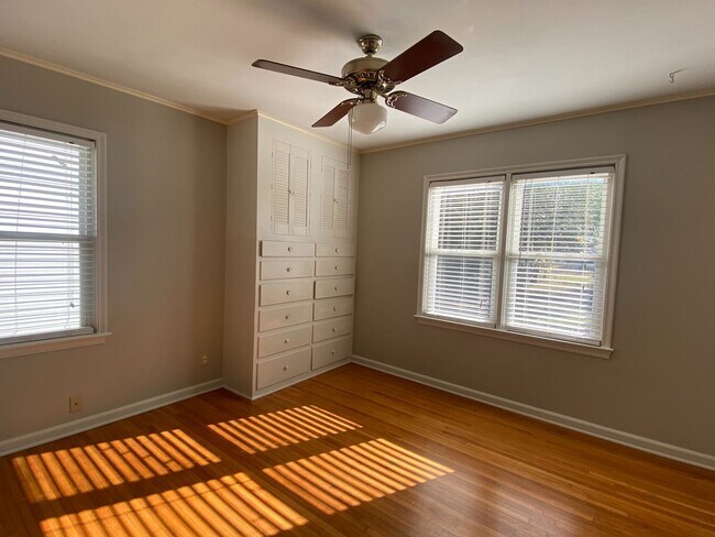 Building Photo - 3 bedroom House