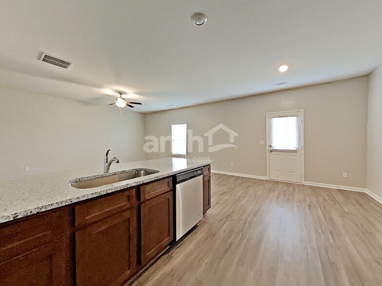 Building Photo - 4935 Bridle Path