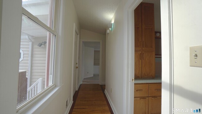 Building Photo - 42 Woodbridge St