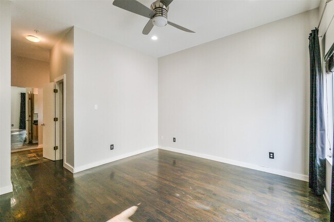 Building Photo - 5710 Winsome Ln