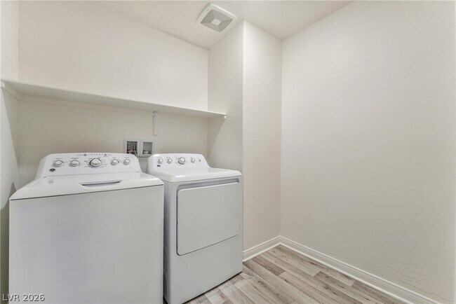 Building Photo - 6844 Toros St