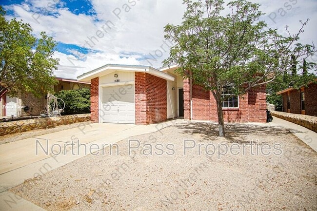 Building Photo - 1686 St Stephen Pl