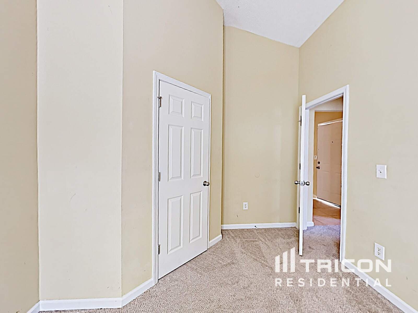 Building Photo - 6868 Merrywood Dr