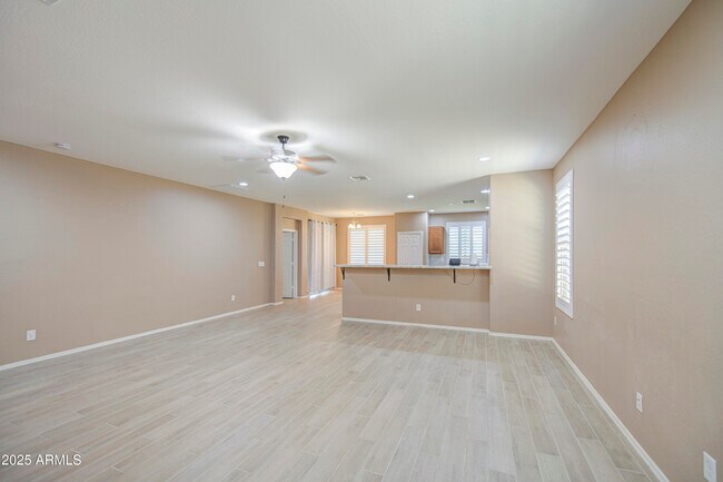 Building Photo - 6826 W Charter Oak Rd
