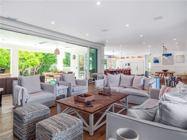 Building Photo - 3403 Laurel Ave