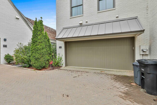 Building Photo - Fully Furnished 3bd/2.5ba Trilith Townhome with Utilities Included
