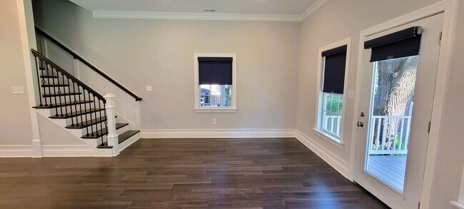 Building Photo - Beautiful 2 story home in heart of Church ...