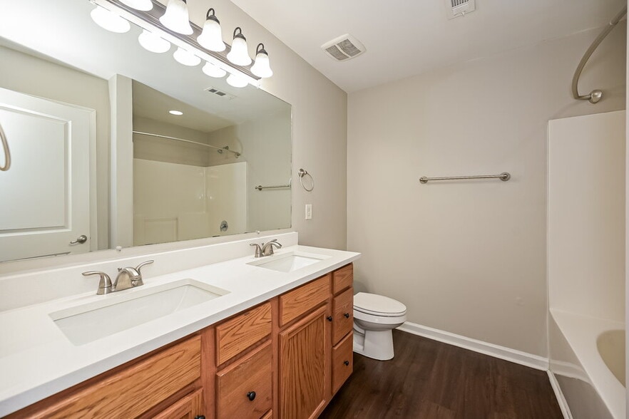 Building Photo - 4004 Alicia Ln