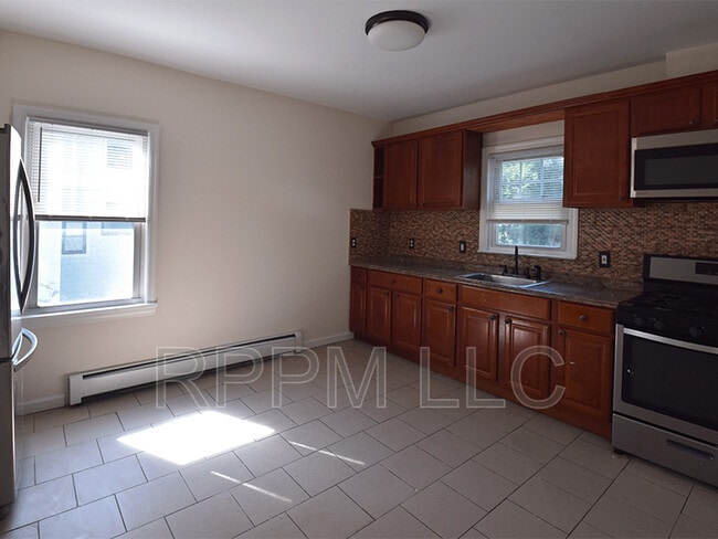 Building Photo - 488 Heywood Ave
