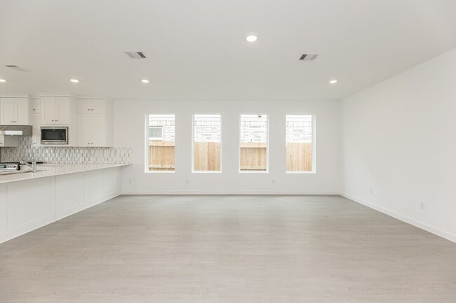 Building Photo - 31726 Wild Mdw Dr