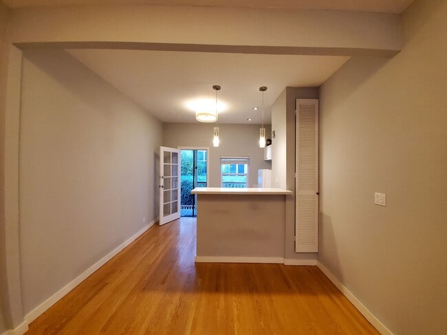 Building Photo - SOMA! 1 Bedroom in the center of it all!