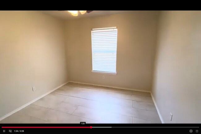 Building Photo - Awesome home in quiet. Culdesac