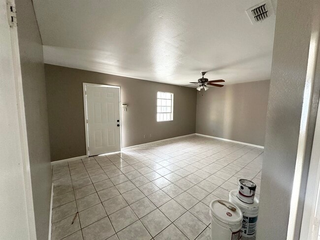 Building Photo - 3703 Flores Ave