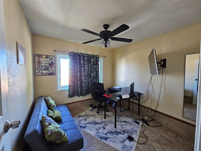 Building Photo - 230 Shadybrook Ln