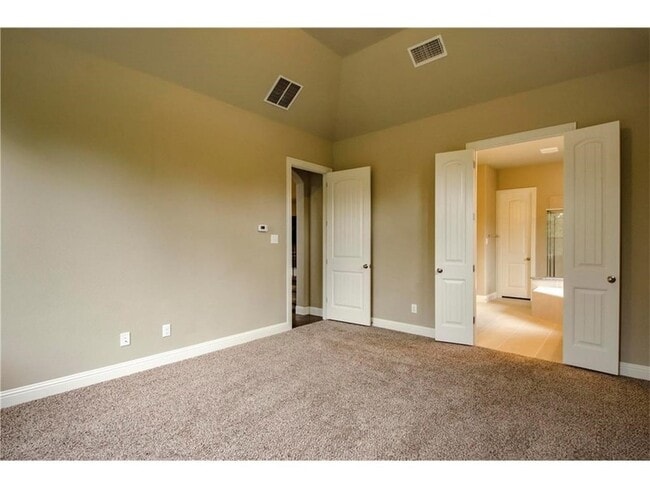 Building Photo - 10671 Villanova Dr