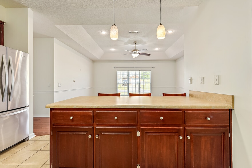 Breakfast Bar - 184 Concord Ave