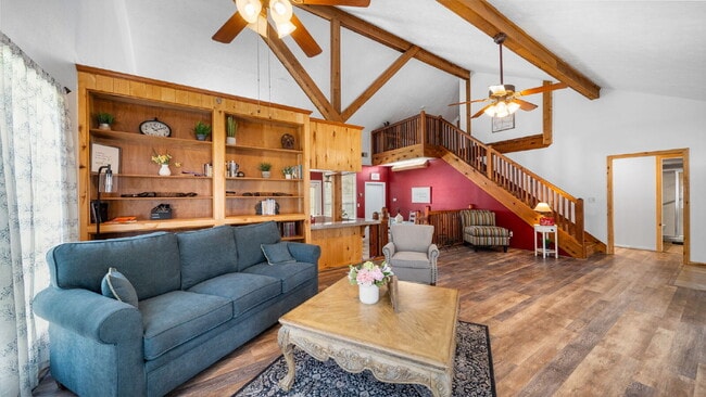 Building Photo - Private acre property, the charm you have been looking for. This is a place to call home!