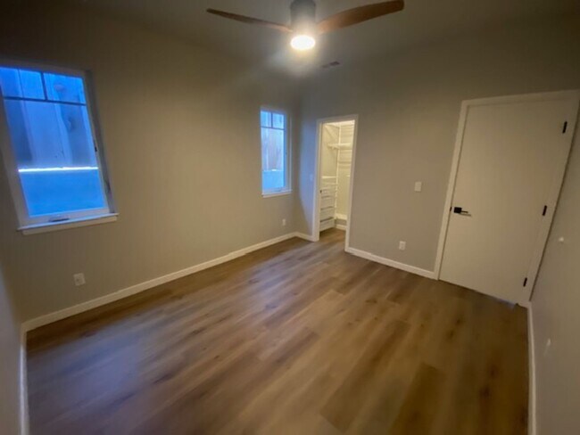 Building Photo - Pacific Grove Cottage!