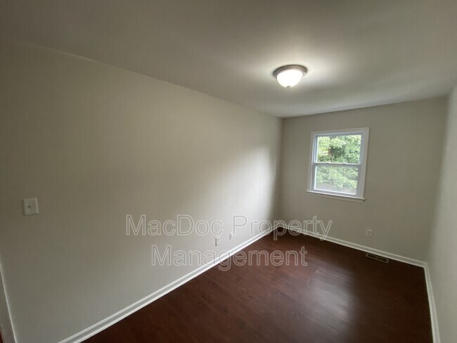 Building Photo - 531 Olde Greenwich Cir