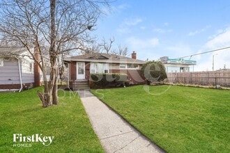 Building Photo - 461 Clyde Ave