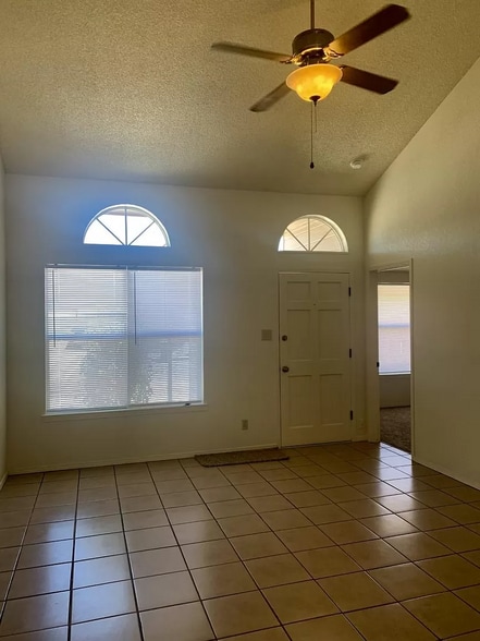 Building Photo - 10673 Onyxstone St