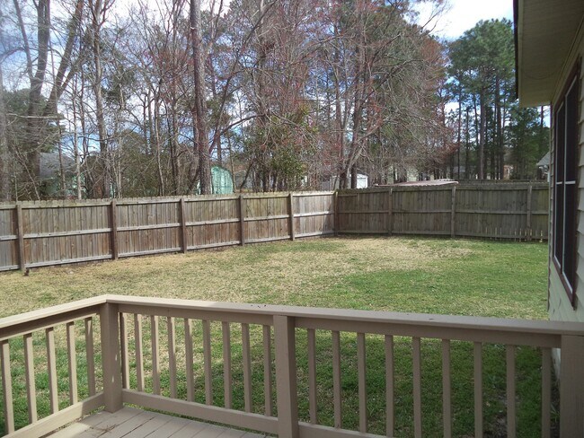Building Photo - 3 BR 2 BA in Midway Park