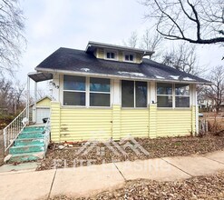 Building Photo - Charming 3 Bedroom Home Near Downtown Topeka!