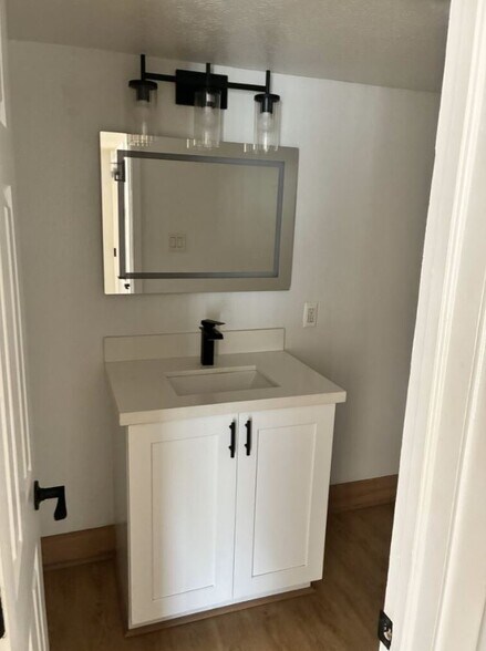 Building Photo - Serenity Place Central