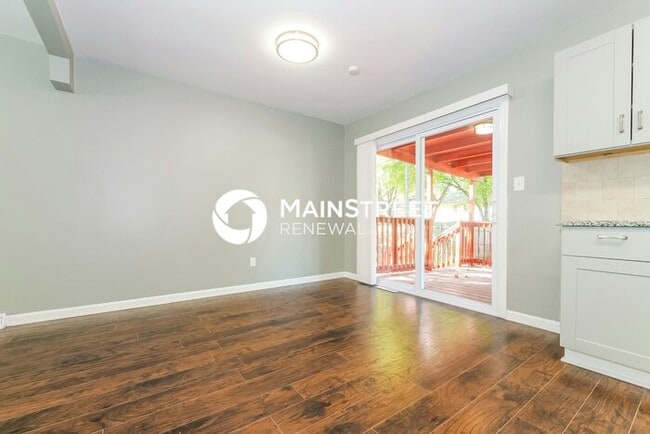 Building Photo - 3 Bedroom Pet-Friendly Home in Blue Springs, MO with Main Street Renewal