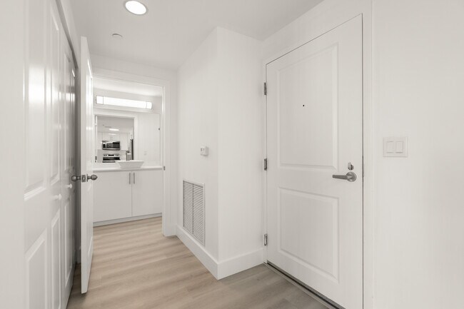 Building Photo - 1250 S Miami Ave