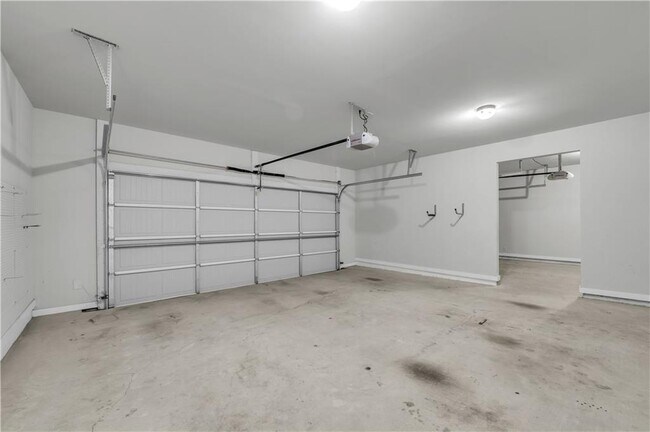 Building Photo - 304 Red Cap Cir