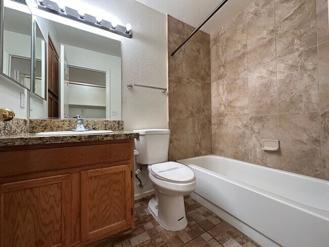 Building Photo - Buffalo & Lake Mead