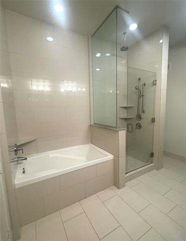 Building Photo - 4265 Bourbon St