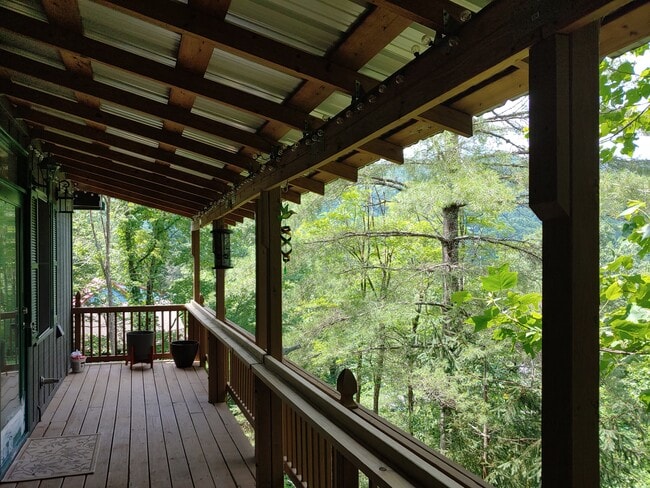 Building Photo - 116 Mogul Rd