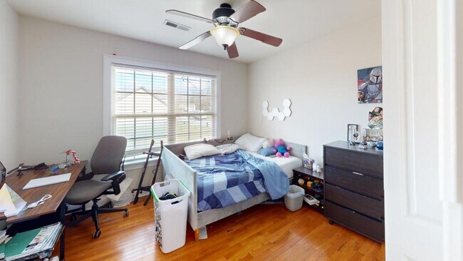 Building Photo - 9316 Shingle Oak Dr