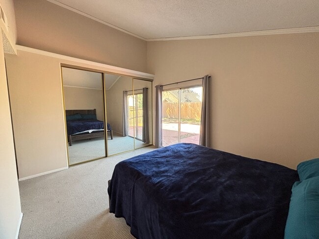 Building Photo - Single Story Palmdale Home