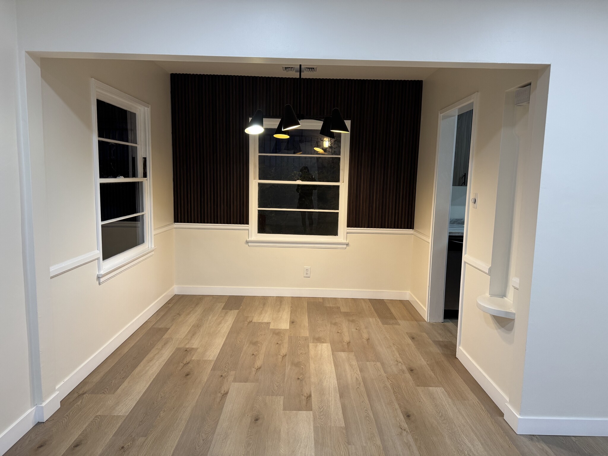 Building Photo - 13345 Burbank Blvd