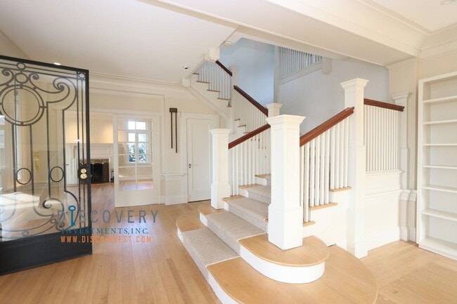 Building Photo - Traditional Six Bedroom Home with Exceptional SF Bay Views with In Law Unit