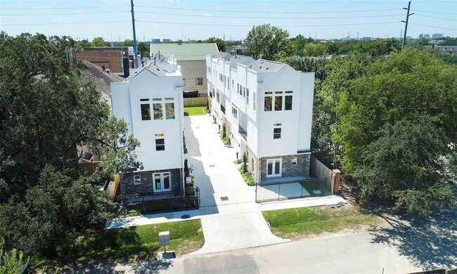 Building Photo - 5903 Val Verde St