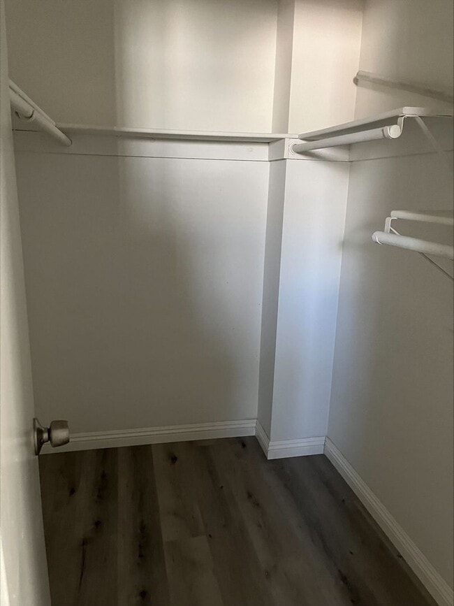 Building Photo - Condo of 3 bedrooms and 2.5 baths in Alhambra