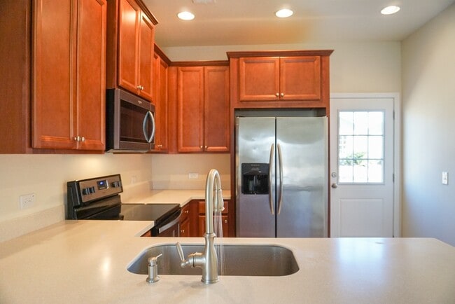 Building Photo - Lovely 3 bedroom 2 Bath Ranch with 2 Car Garage in Goose Creek